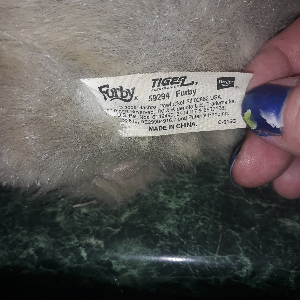 Large Furby - Picture 6 of 6